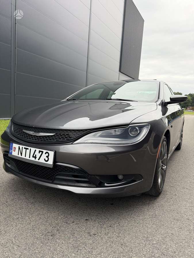 Chrysler 200 - 10