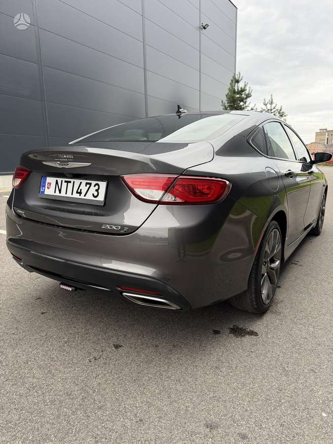 Chrysler 200 - 11