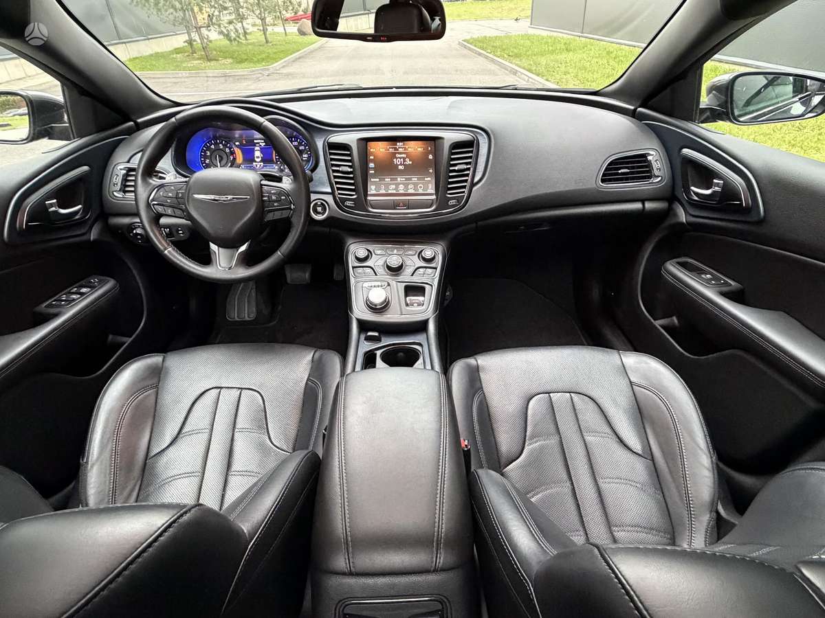 Chrysler 200, 3.6 l., Седан