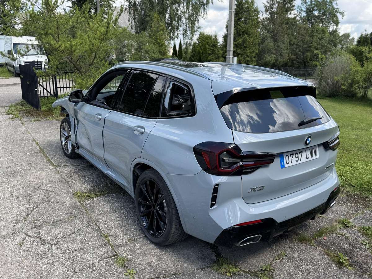 BMW X3, off-road / crossover