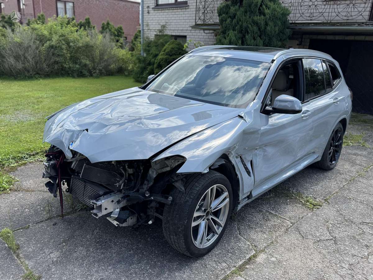 BMW X3, off-road / crossover