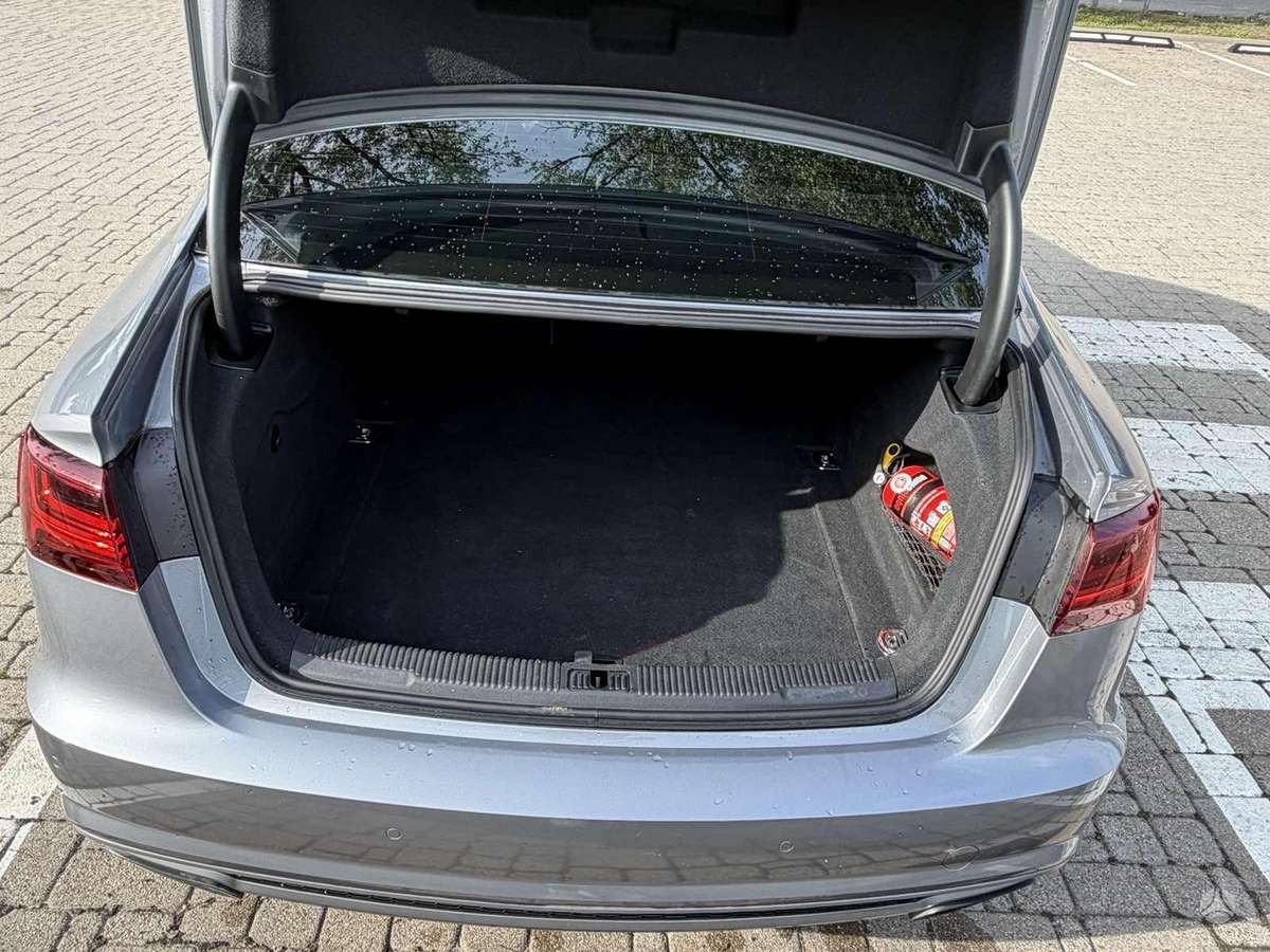 Audi A6, 2.0 l., Седан