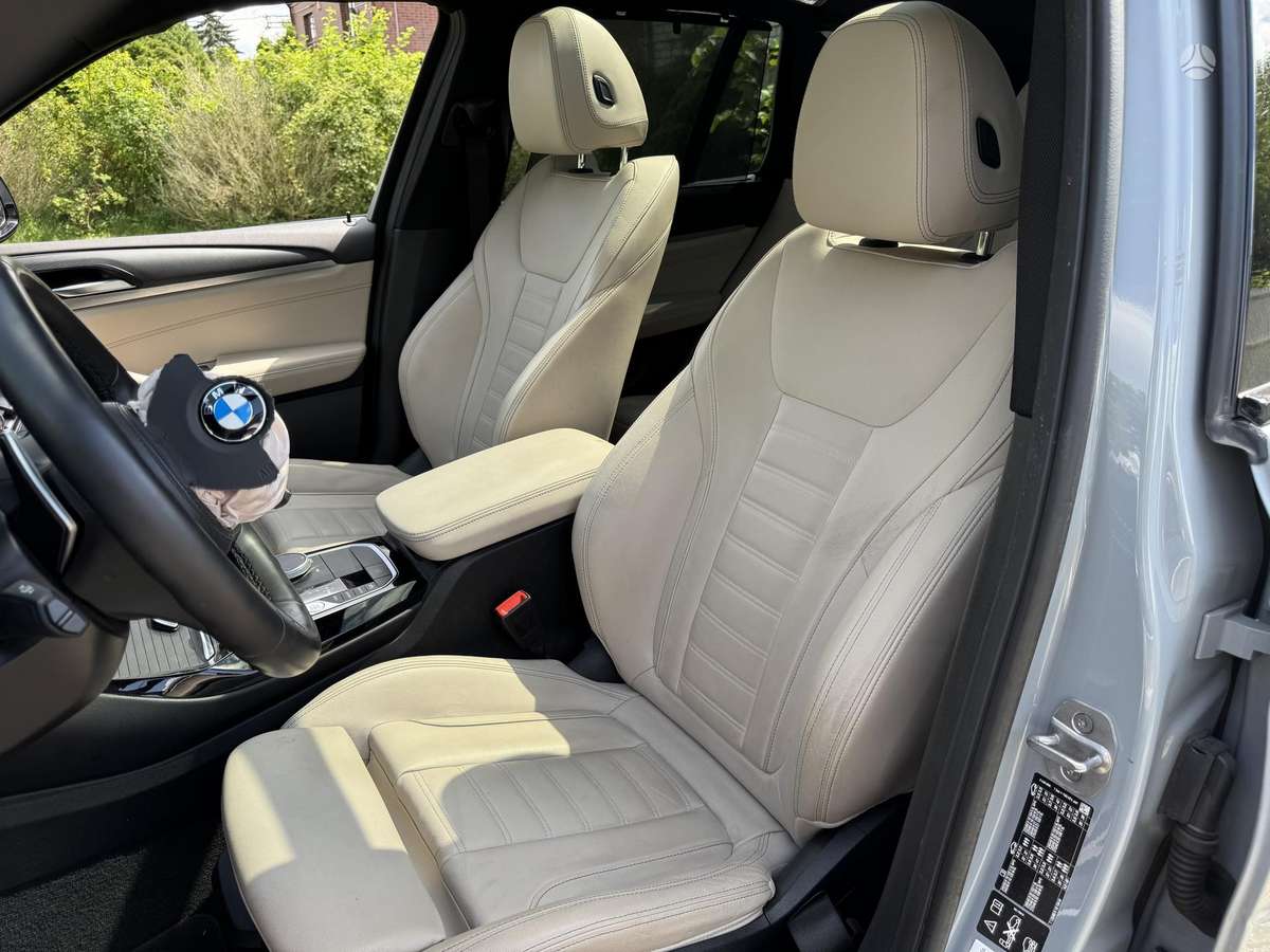 BMW X3, off-road / crossover