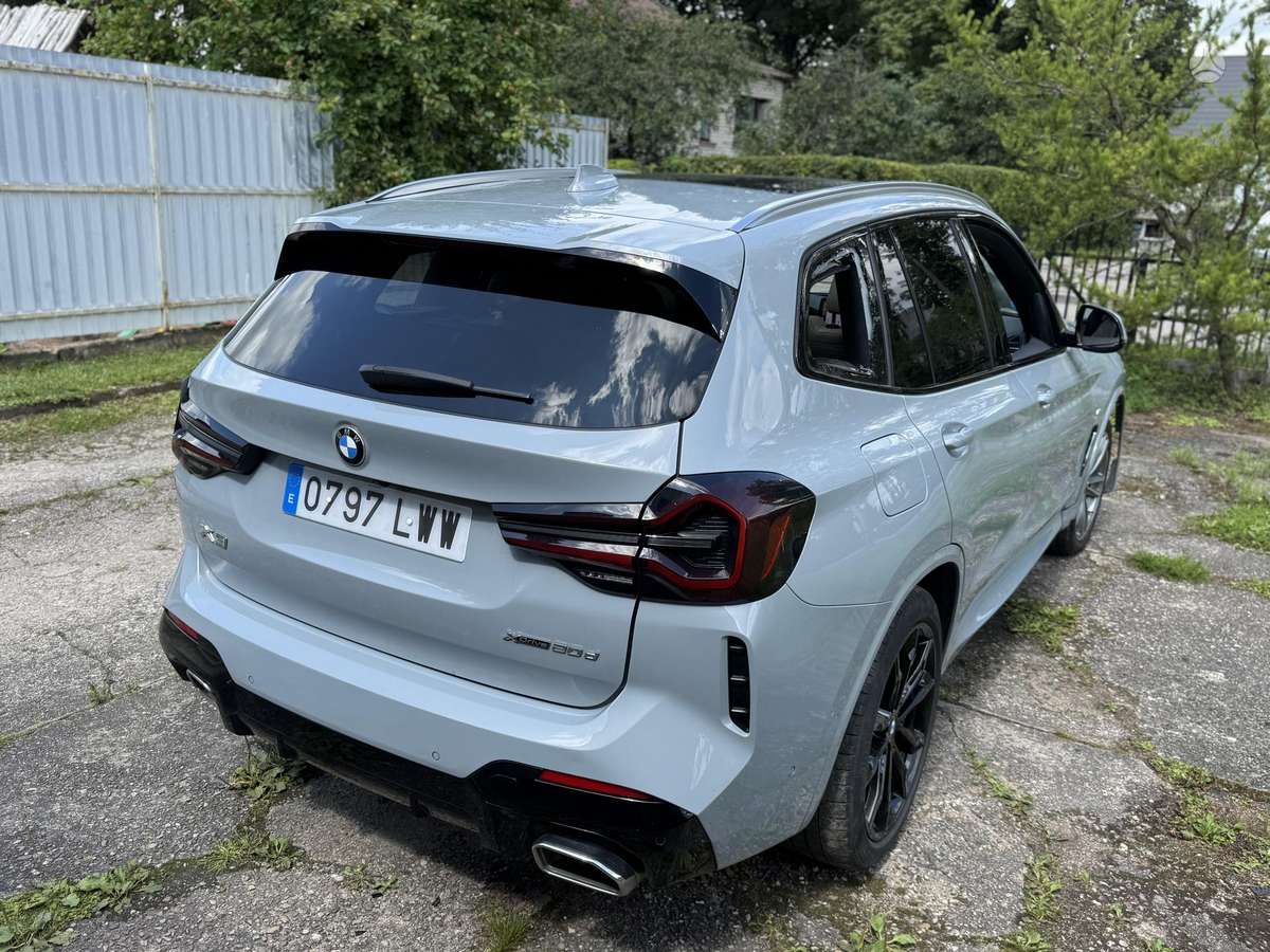 BMW X3, off-road / crossover