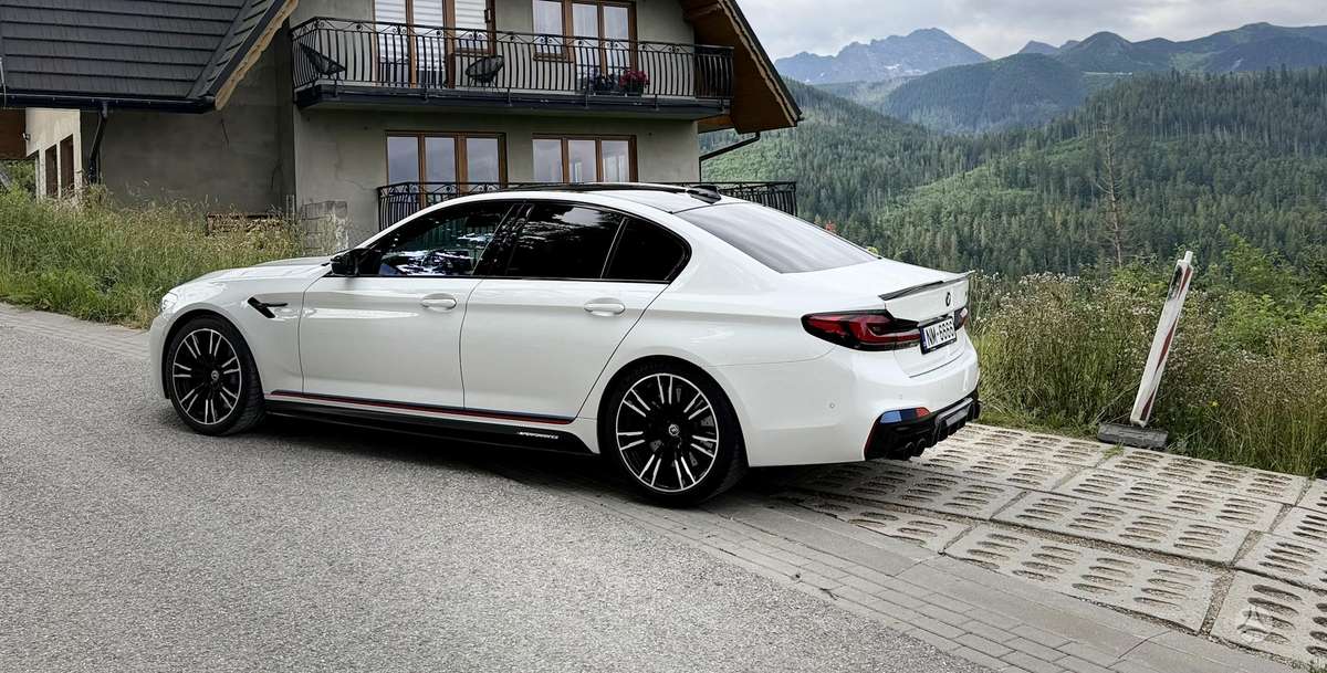 BMW M5, saloon / sedan
