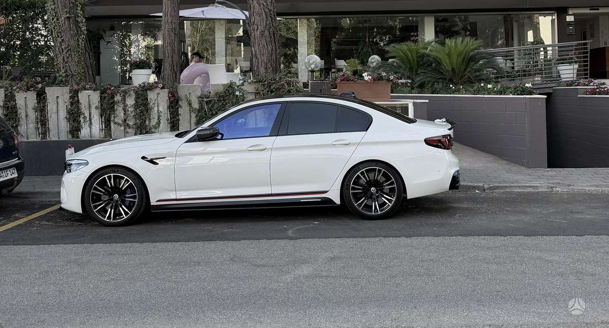 BMW M5, saloon / sedan