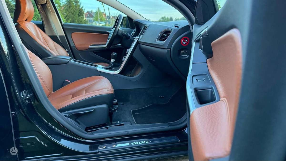 Volvo V60, 1.6 l., universalas