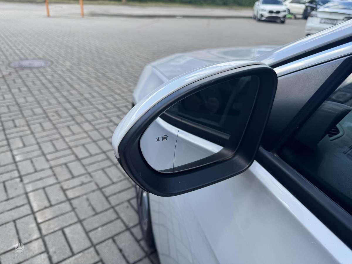 Opel Insignia, 1.5 l., Хэтчбек