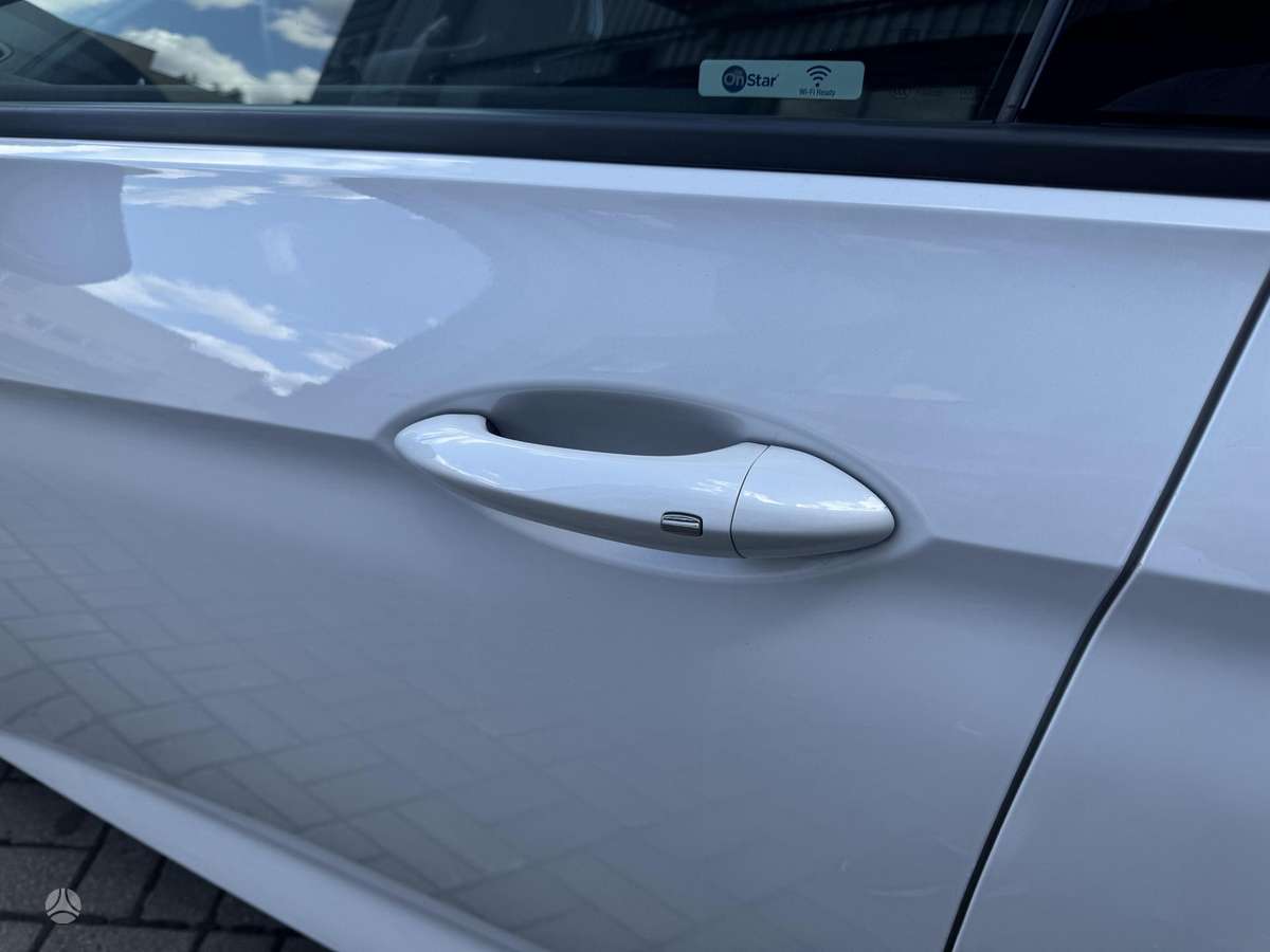 Opel Insignia, 1.5 l., Хэтчбек