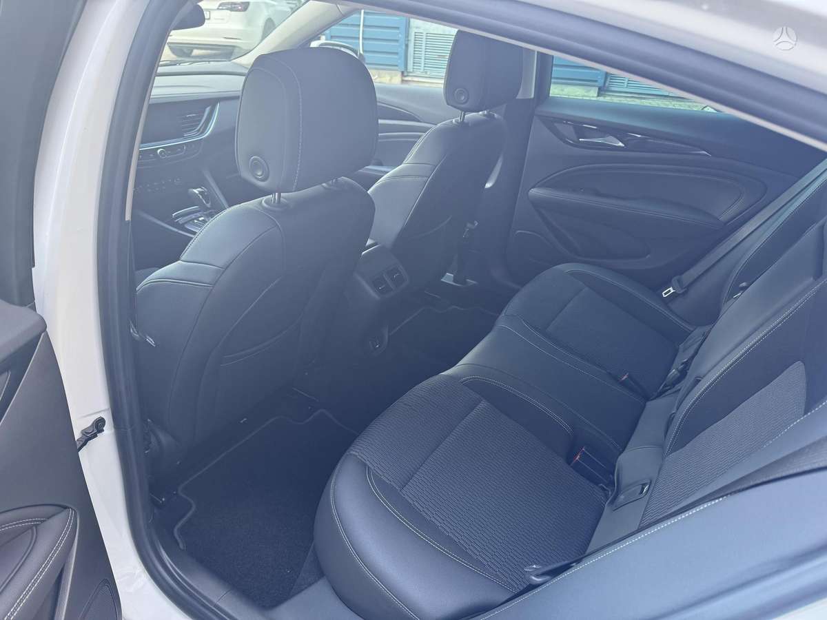 Opel Insignia, 1.5 l., Хэтчбек