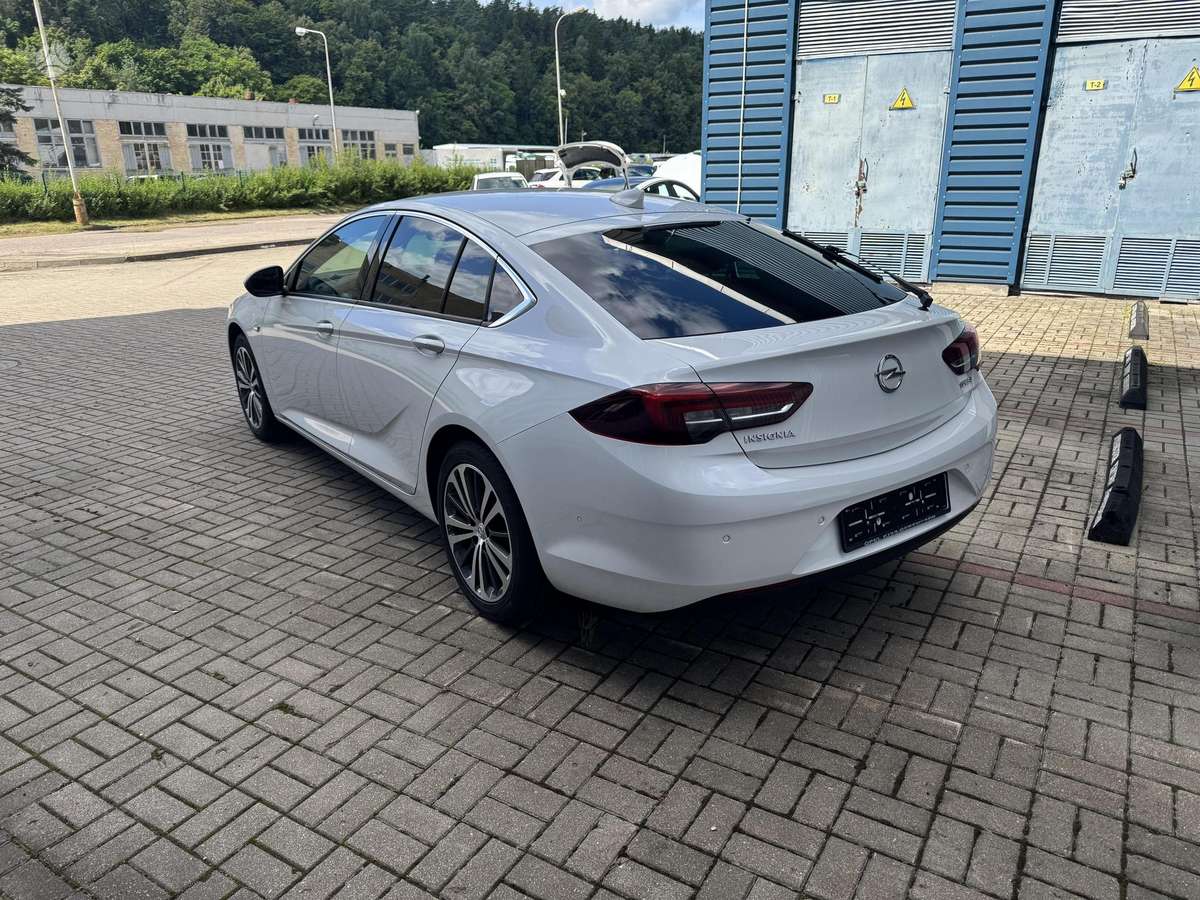 Opel Insignia, 1.5 l., hatchback