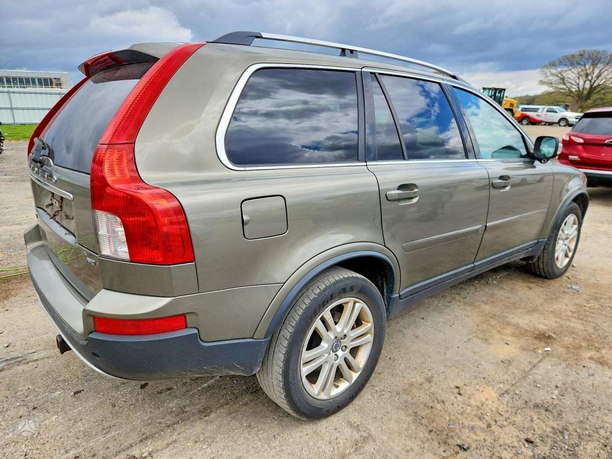 Volvo XC90, 3.2 l., off-road / crossover