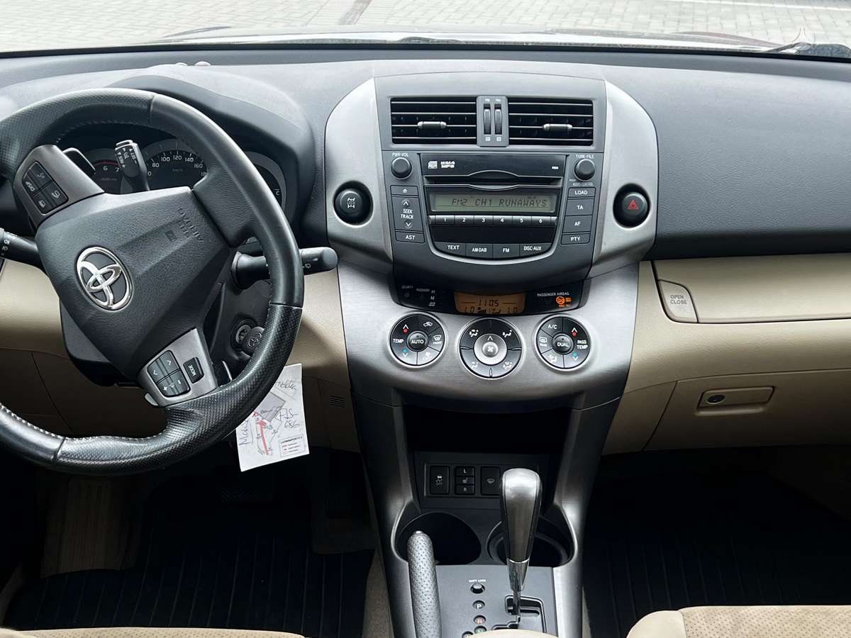 Toyota RAV4 - 4