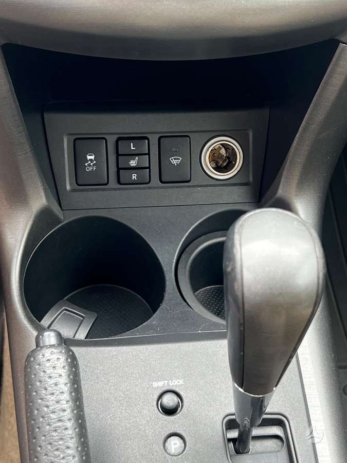Toyota RAV4 - 5