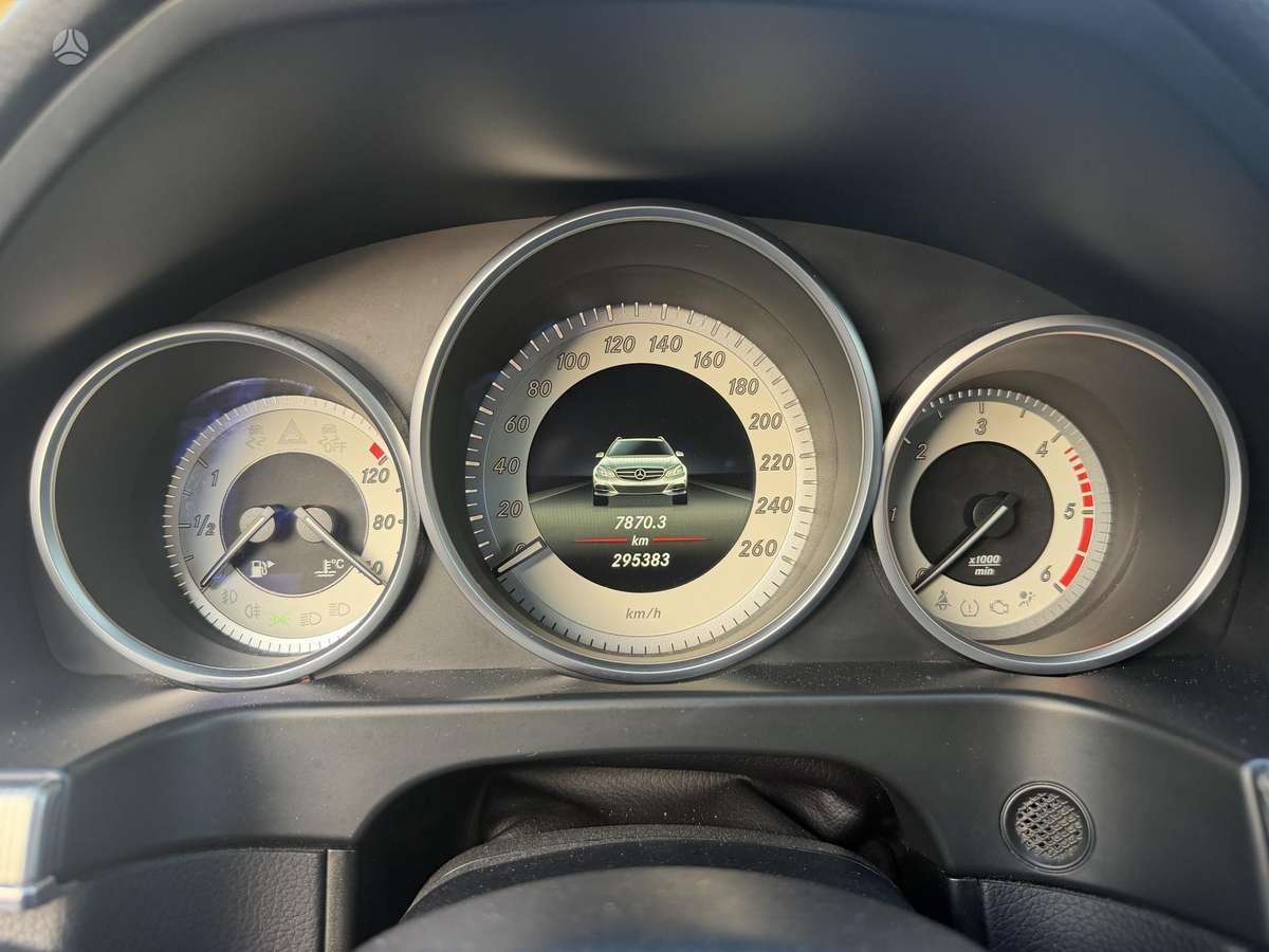 Mercedes-Benz E200, 2.1 l., Универсал