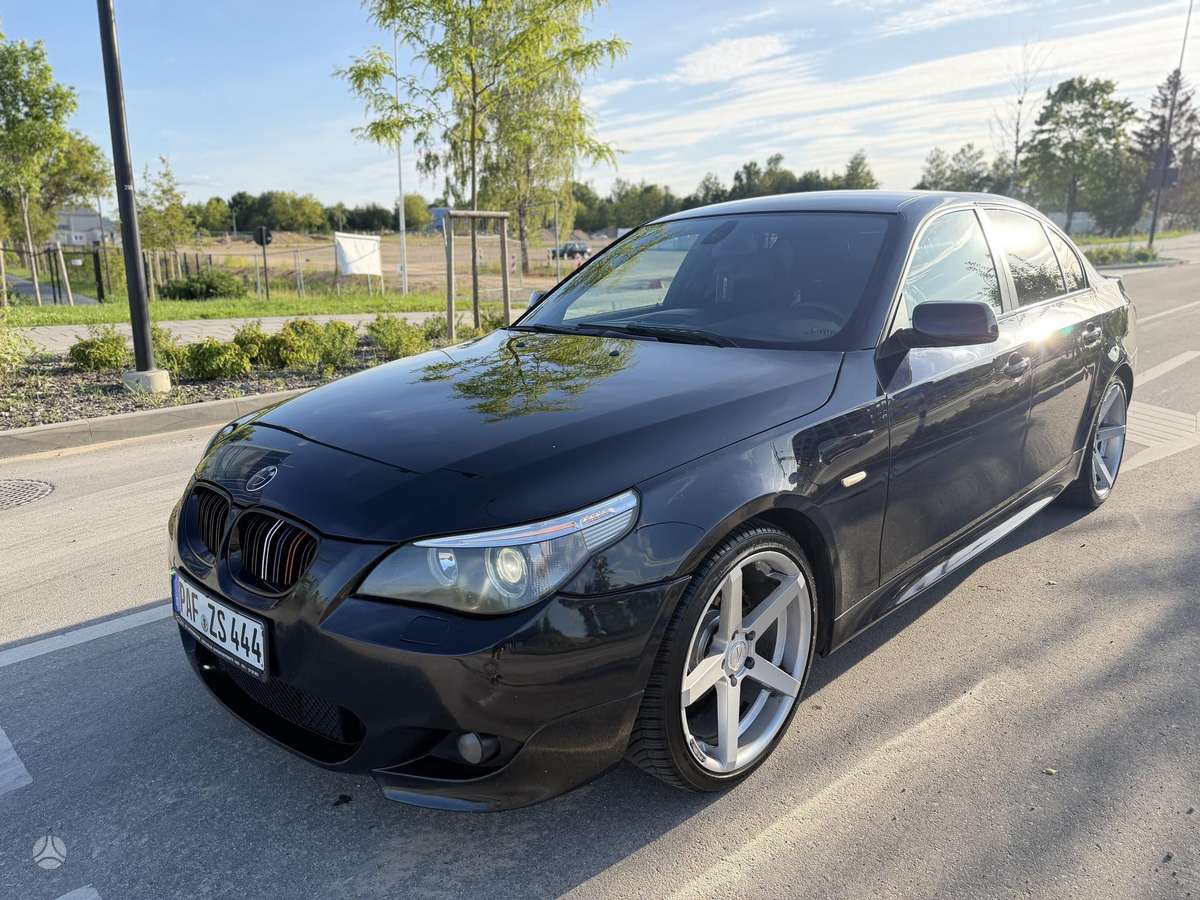 BMW 525, 2.5 l., Седан