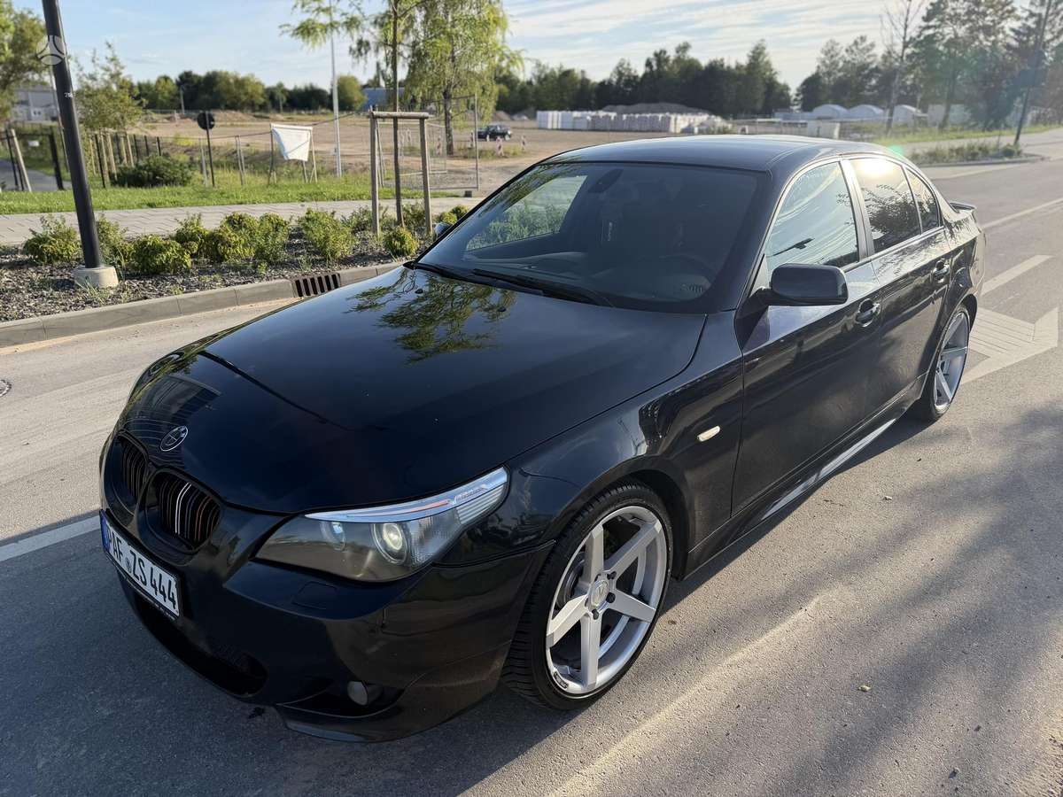 BMW 525, 2.5 l., Седан