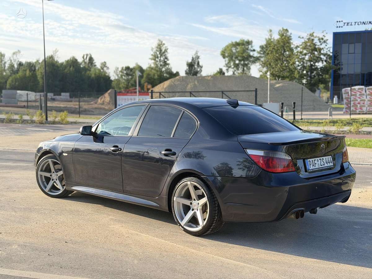BMW 525, 2.5 l., Седан