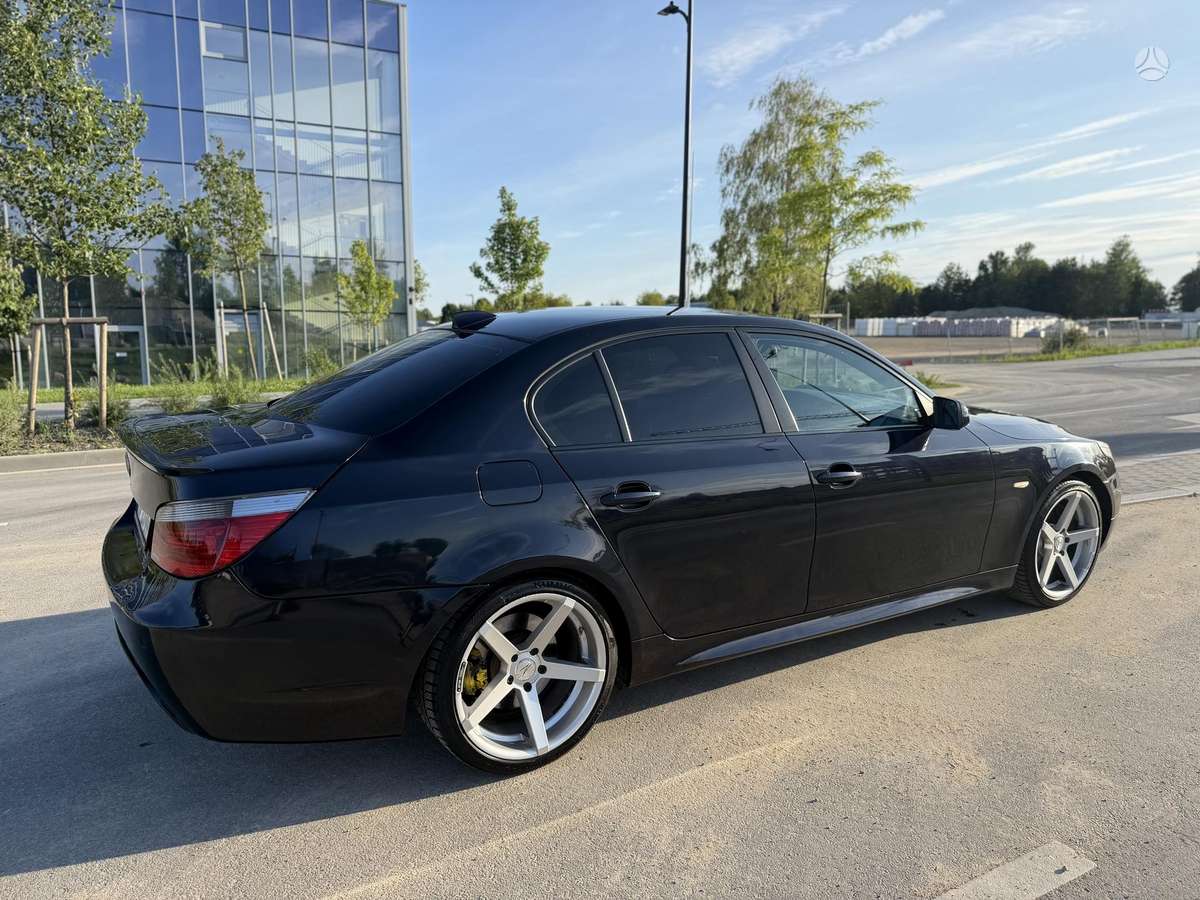 BMW 525, 2.5 l., Седан
