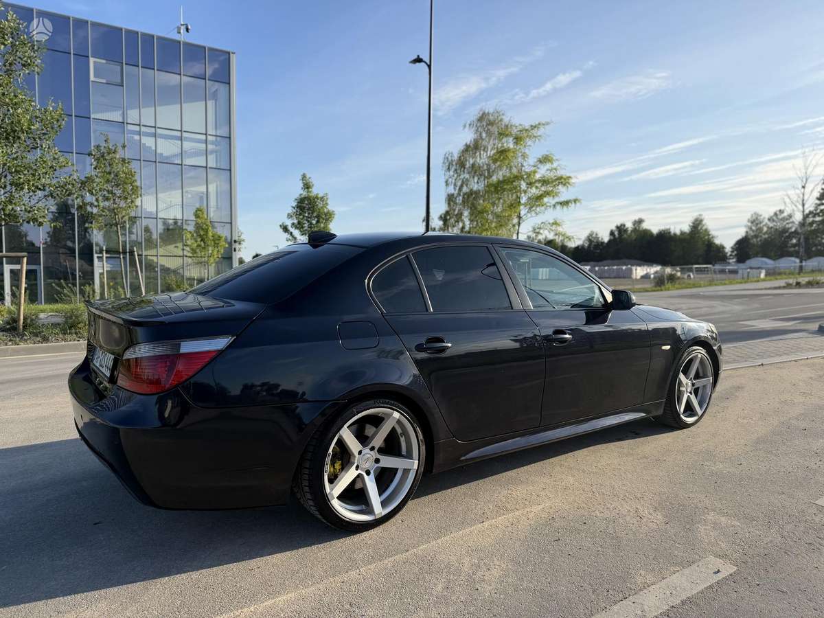 BMW 525, 2.5 l., Седан