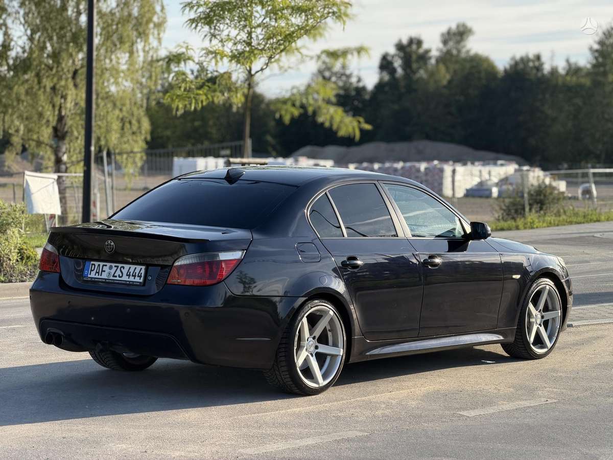 BMW 525, 2.5 l., Седан