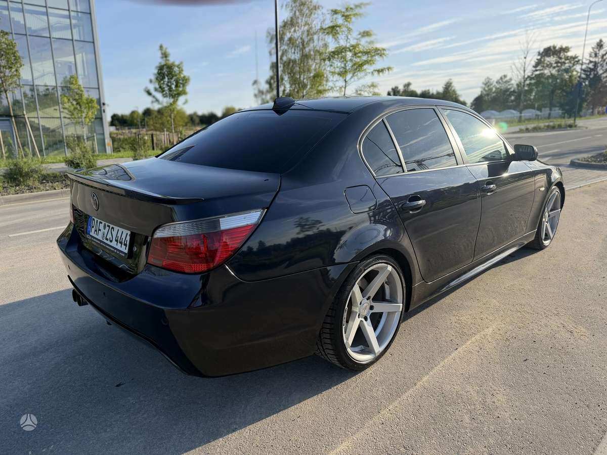 BMW 525, 2.5 l., Седан