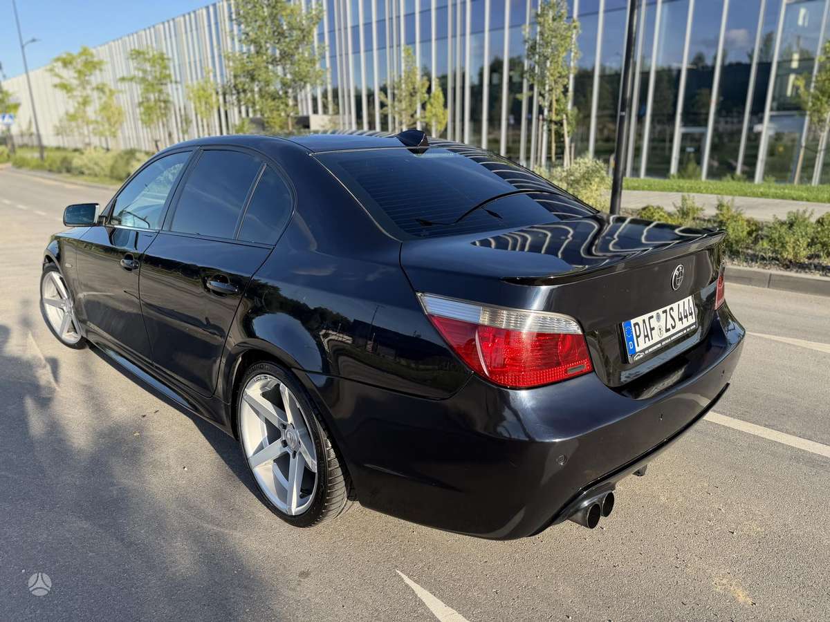 BMW 525, 2.5 l., Седан