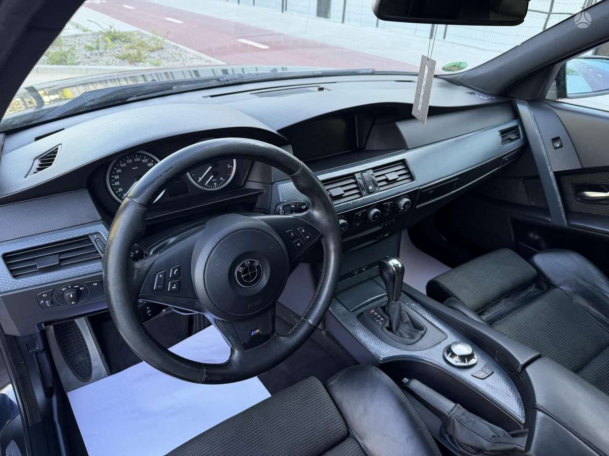 BMW 525, 2.5 l., Седан