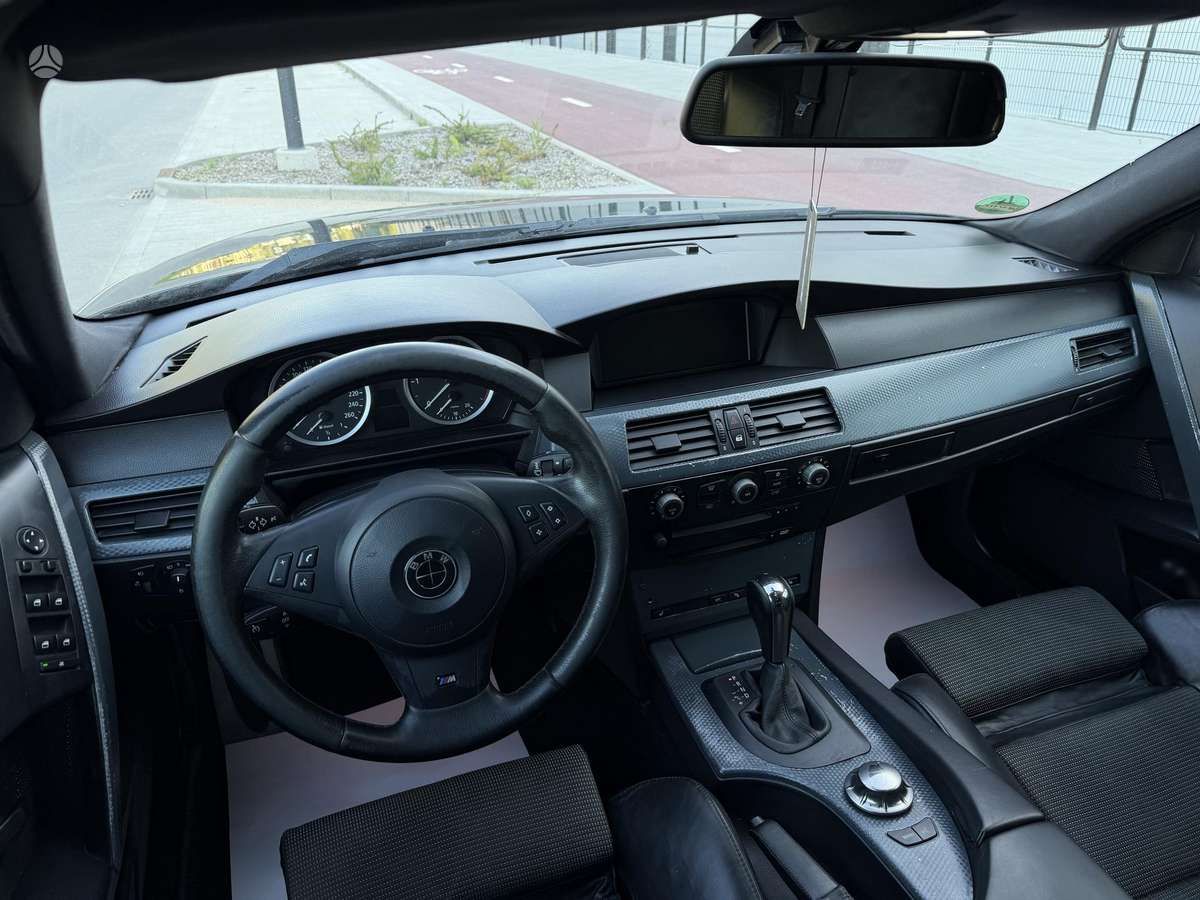 BMW 525, 2.5 l., Седан