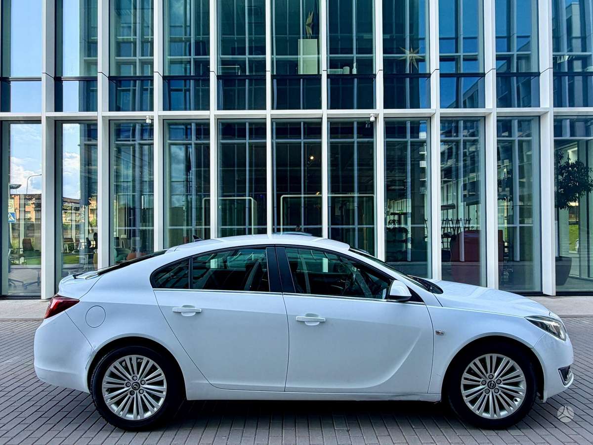 Opel Insignia, 2.0 l., Хэтчбек