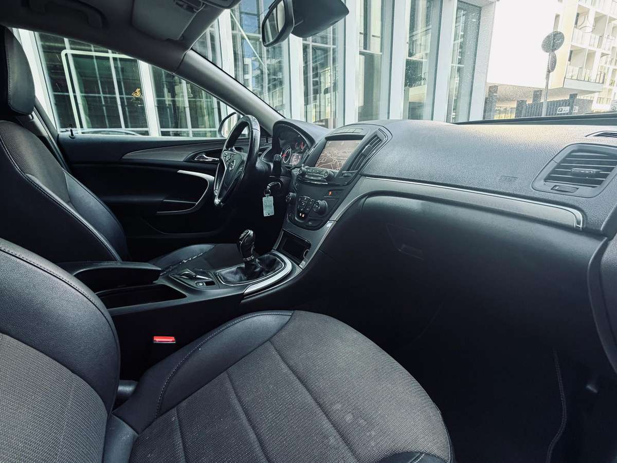 Opel Insignia, 2.0 l., Хэтчбек
