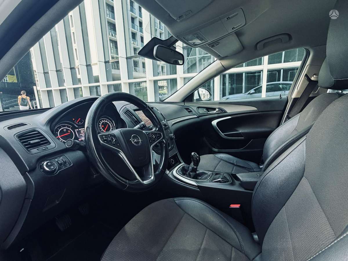 Opel Insignia, 2.0 l., hatchback