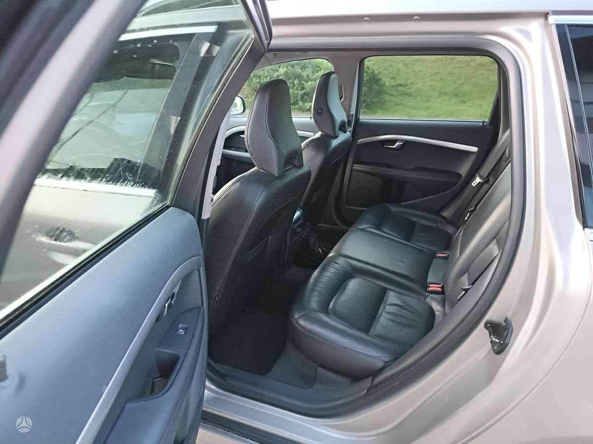 Volvo V70, 2.0 l., Универсал