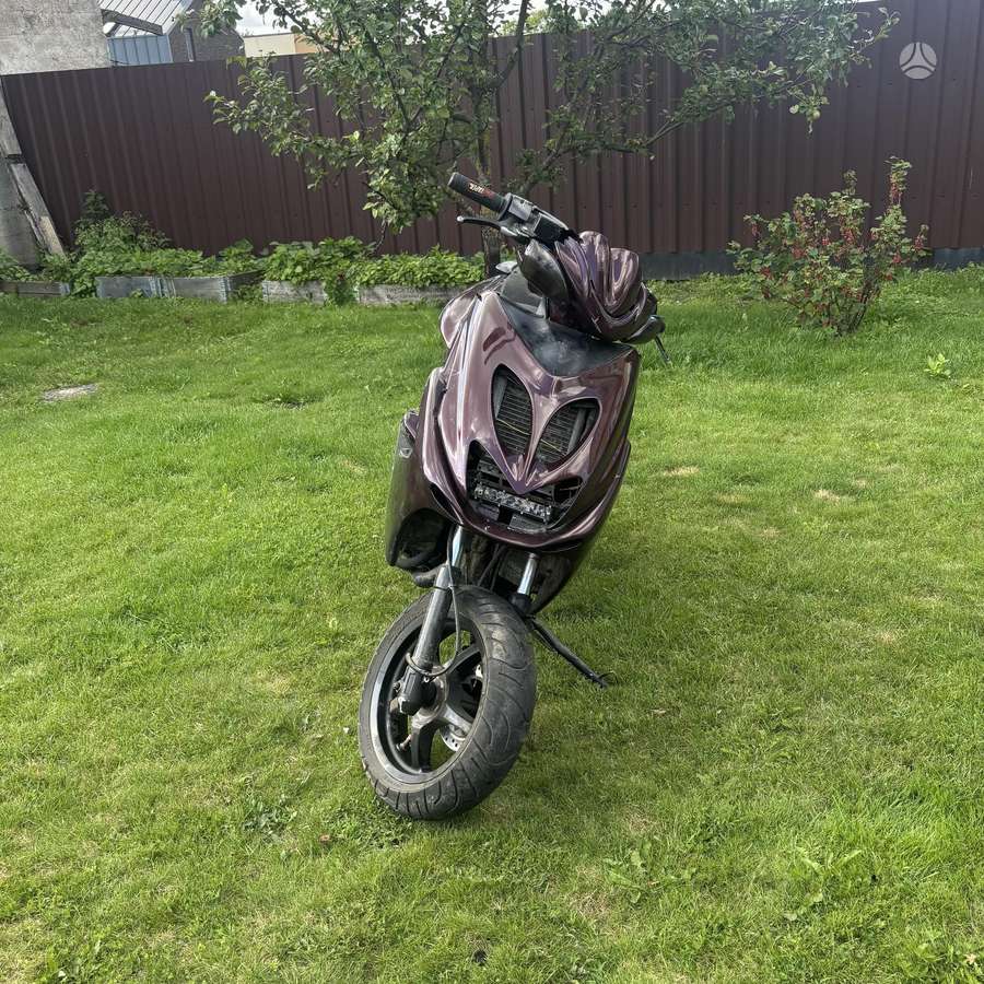 Yamaha Aerox 49cc, scooters / mopeds