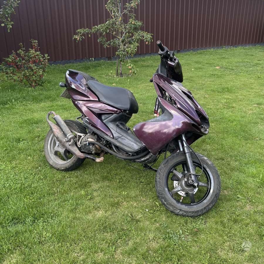 Yamaha Aerox 49cc, scooters / mopeds