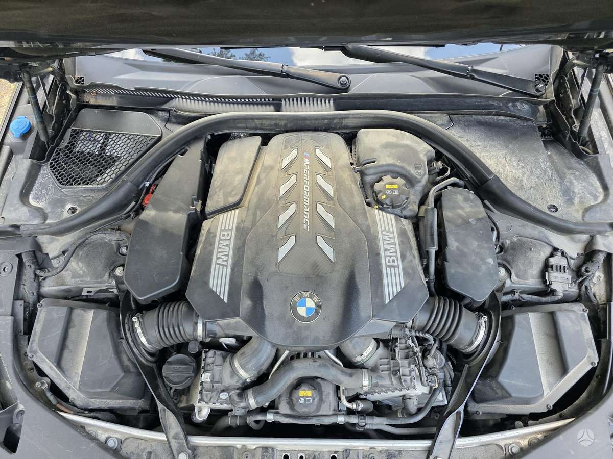 BMW M850, 4.4 l., Седан