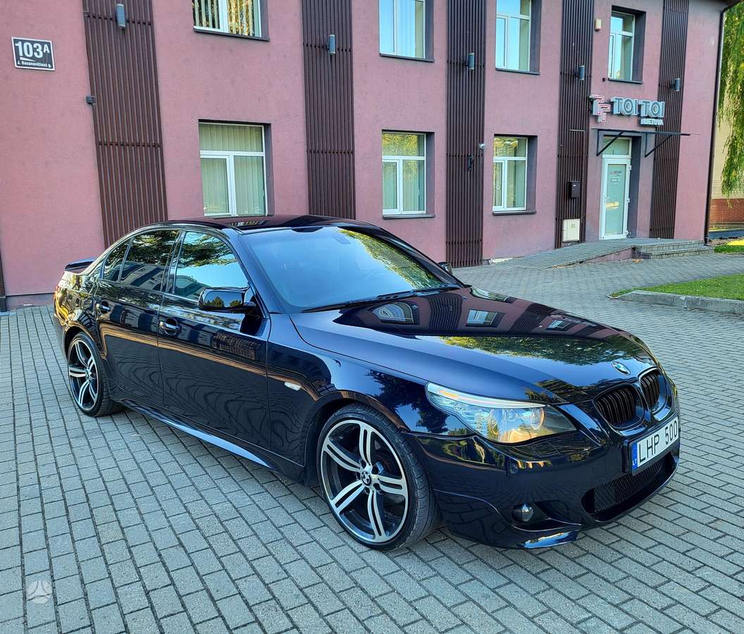 BMW 525, 2.5 l., Седан