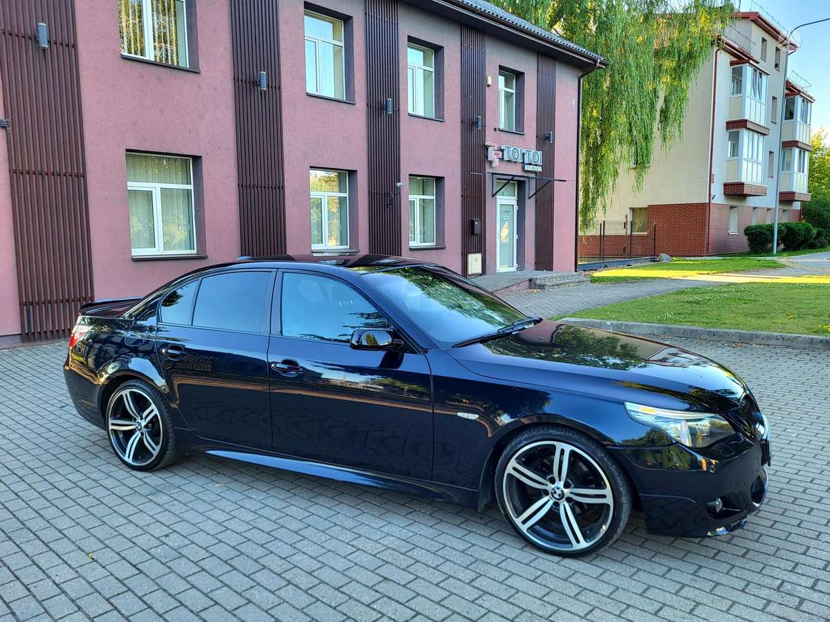 BMW 525, 2.5 l., Седан