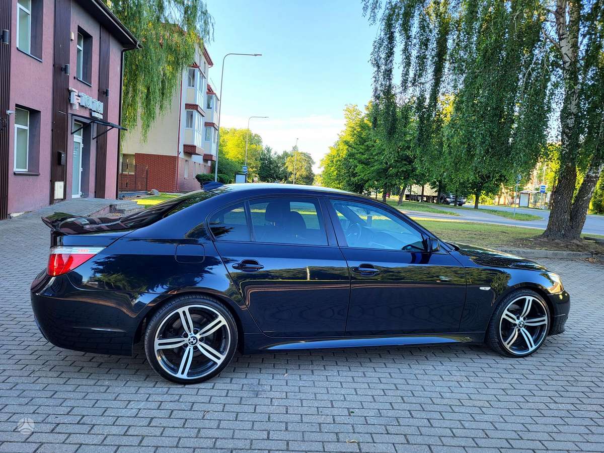 BMW 525, 2.5 l., Седан
