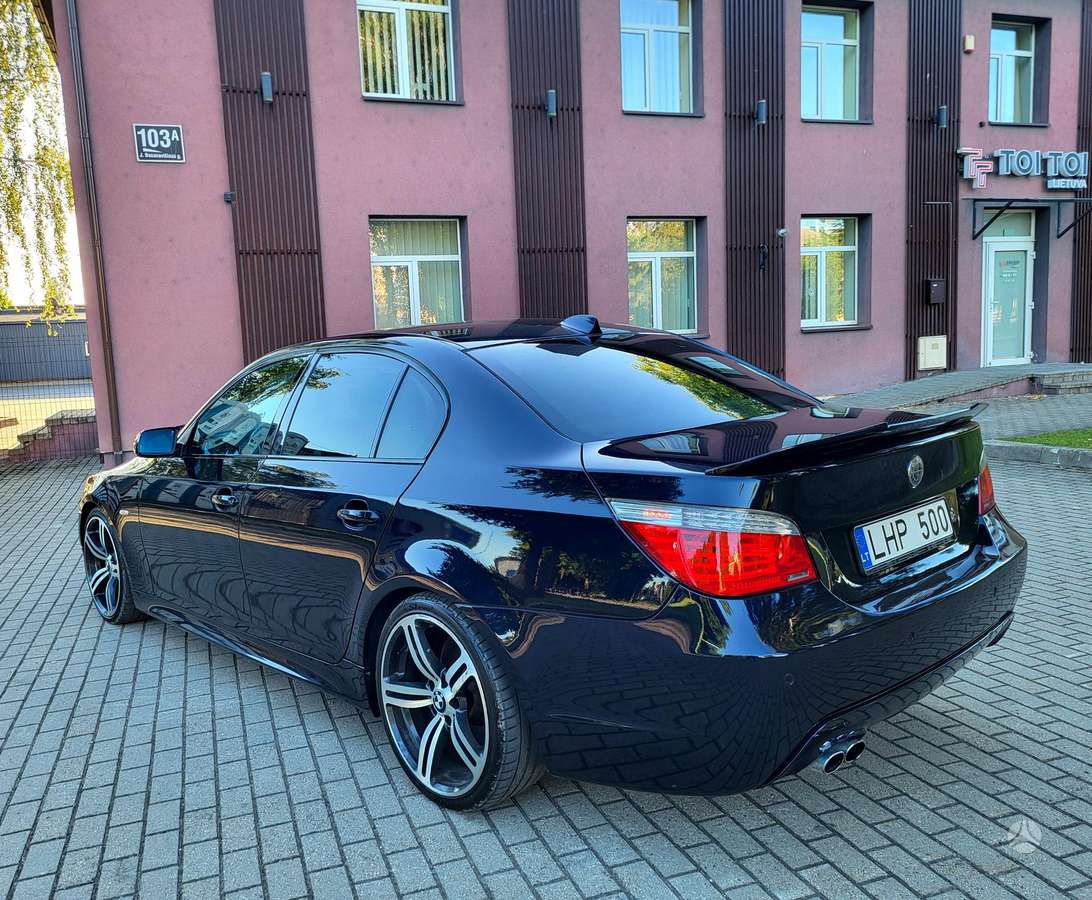 BMW 525, 2.5 l., Седан