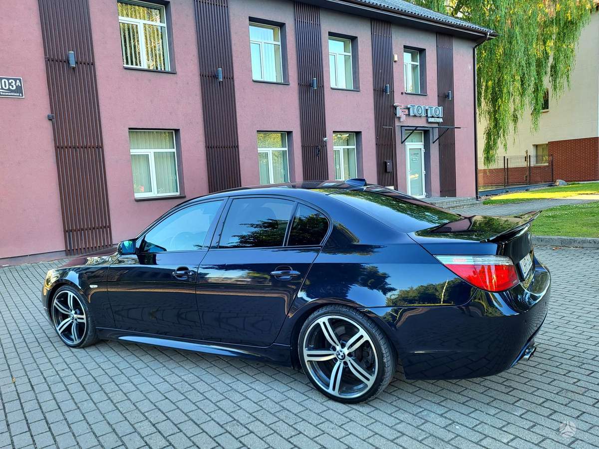 BMW 525, 2.5 l., Седан