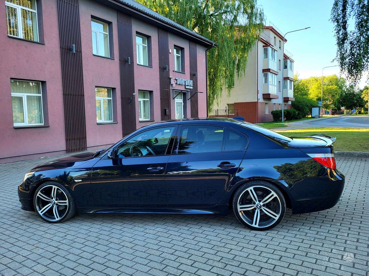 BMW 525, 2.5 l., Седан
