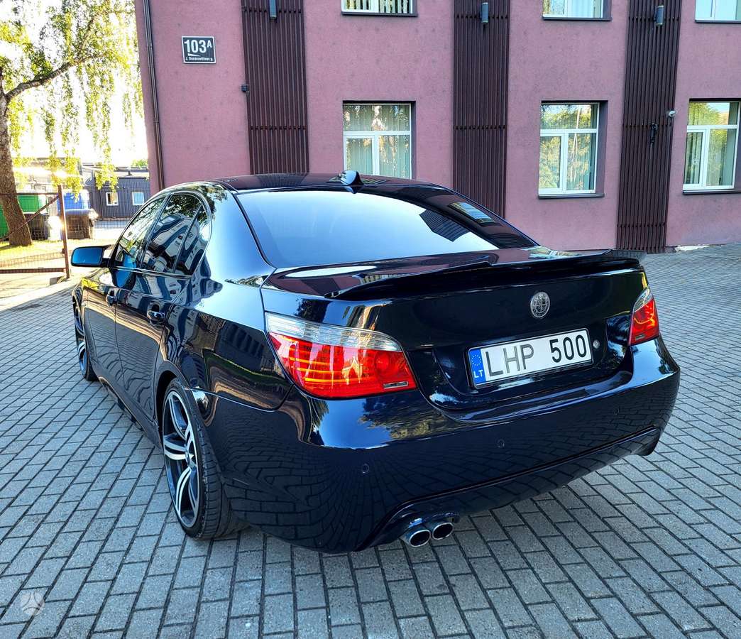 BMW 525, 2.5 l., Седан