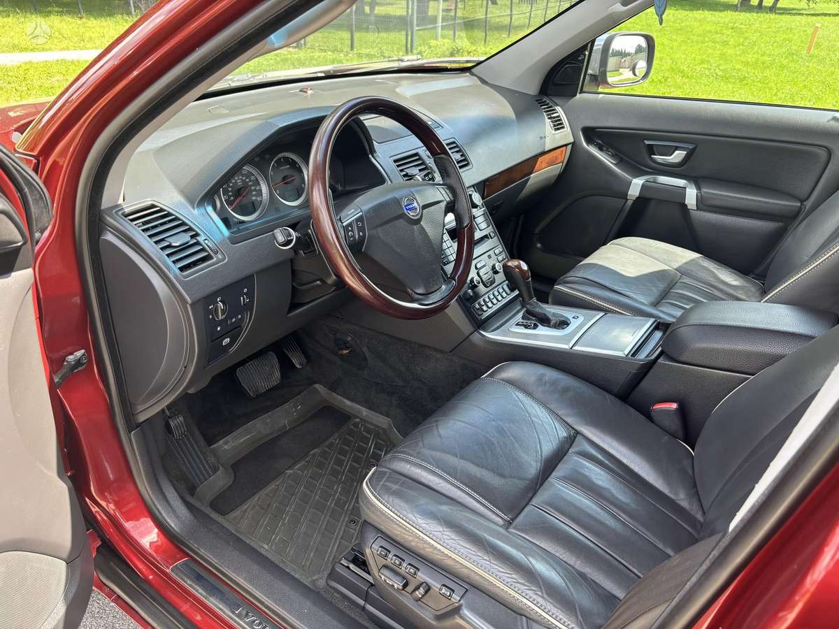 Volvo XC90 - 9