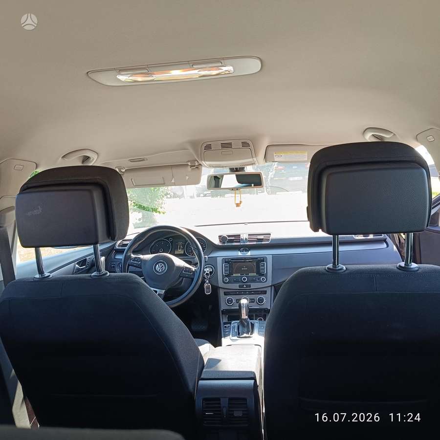 Volkswagen Passat - 4