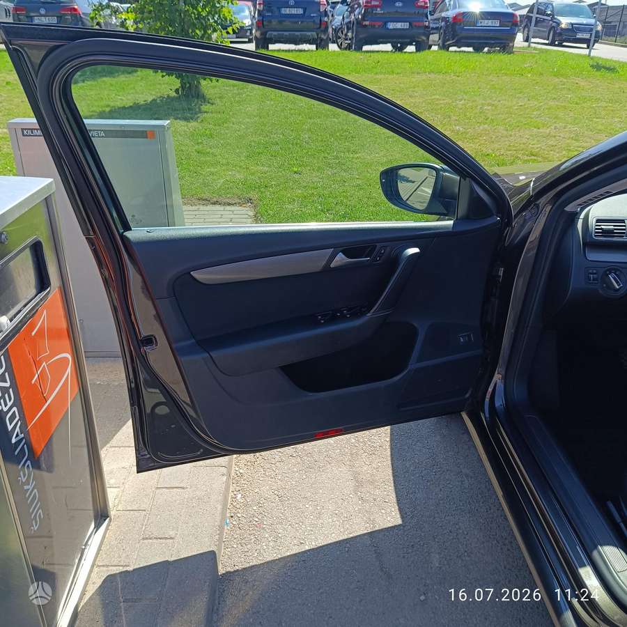 Volkswagen Passat - 6