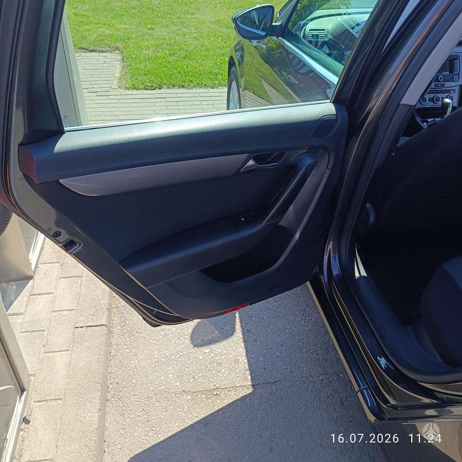 Volkswagen Passat - 7