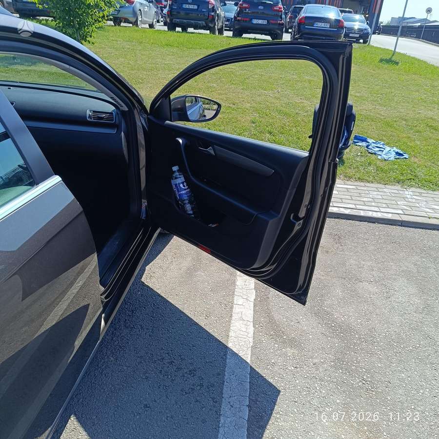 Volkswagen Passat - 9