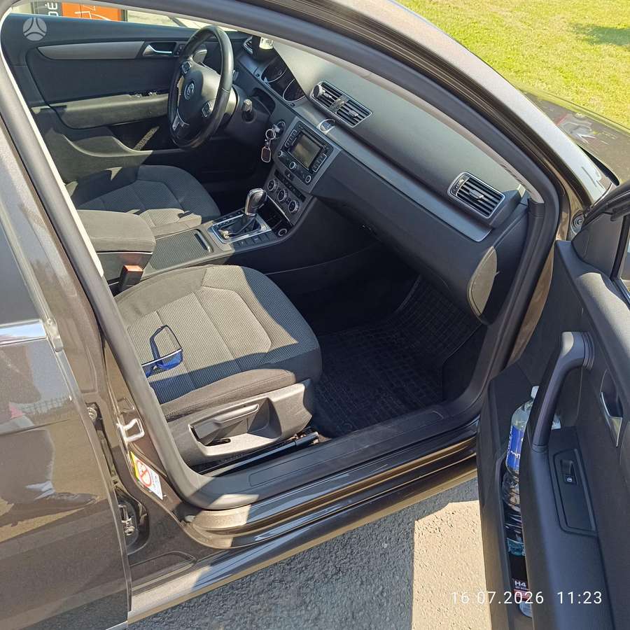 Volkswagen Passat - 10