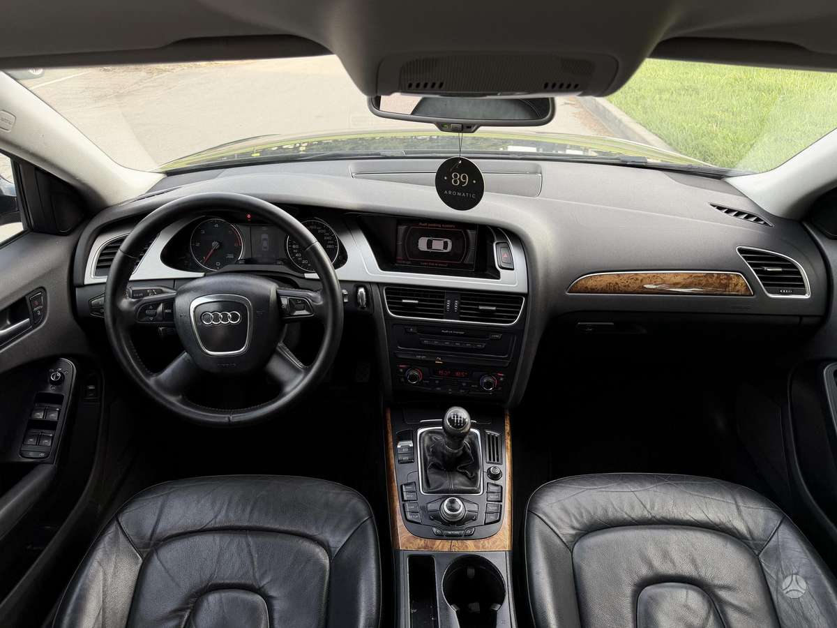 Audi A4, 2.0 l., sedanas